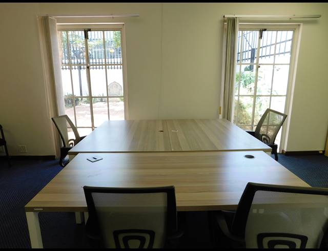 200M² OFFICE TO LET IN FERNDALE